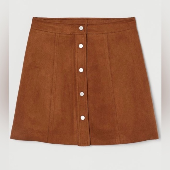 H&M Divided Short A-line skirt with a high waist and buttons at front Size 2 - Picture 1 of 8